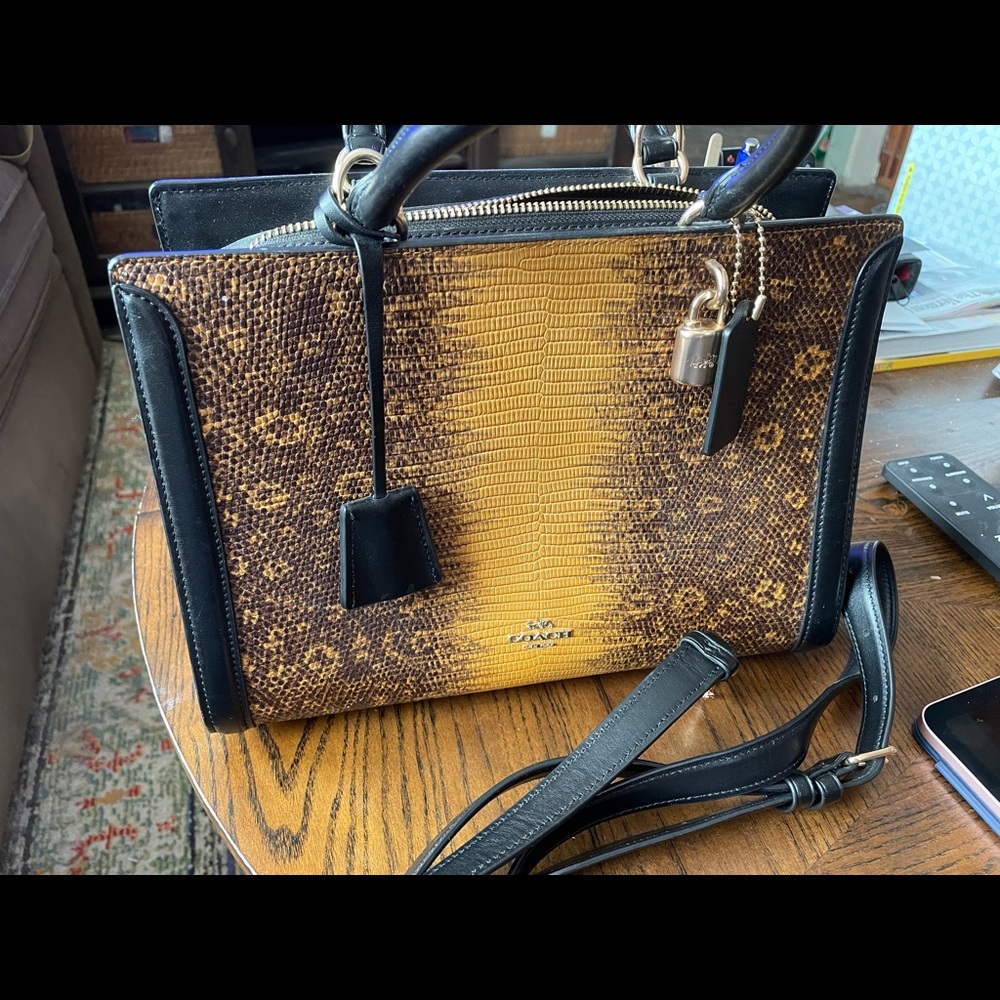 Beautiful coach bag  ZOE Style